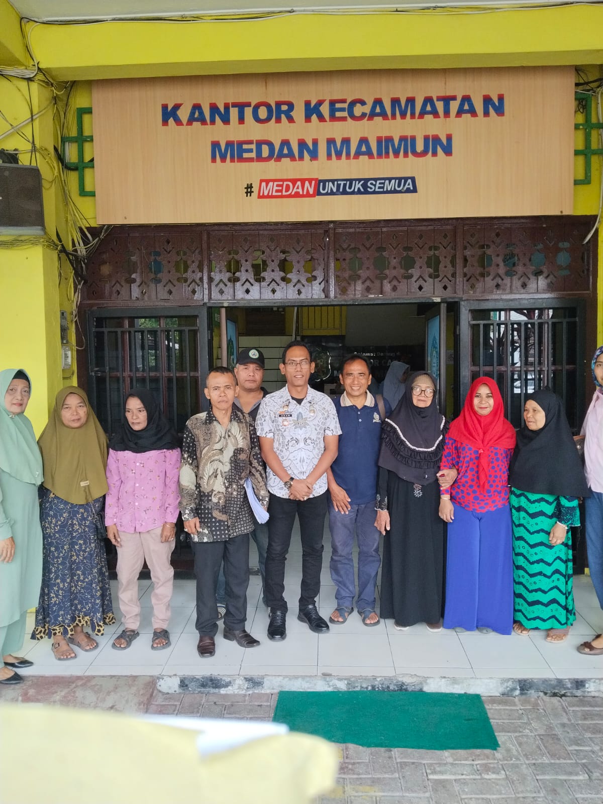 CAMAT MEDAN MAIMUN SATU HARI KERJA LANGSUNG MENERIMA PENGADUAN MASYARAKAT.