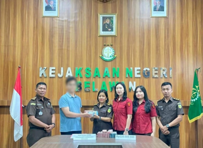 PENYERAHAN UANG PENGGANTI PERKARA TINDAK PIDANA KORUPSI DANA BANTUAN OPERASIONAL SEKOLAH ( BOS ) PADA SMA NEGERI 16 MEDAN TAHUN 2022 s/d TAHUN 2023