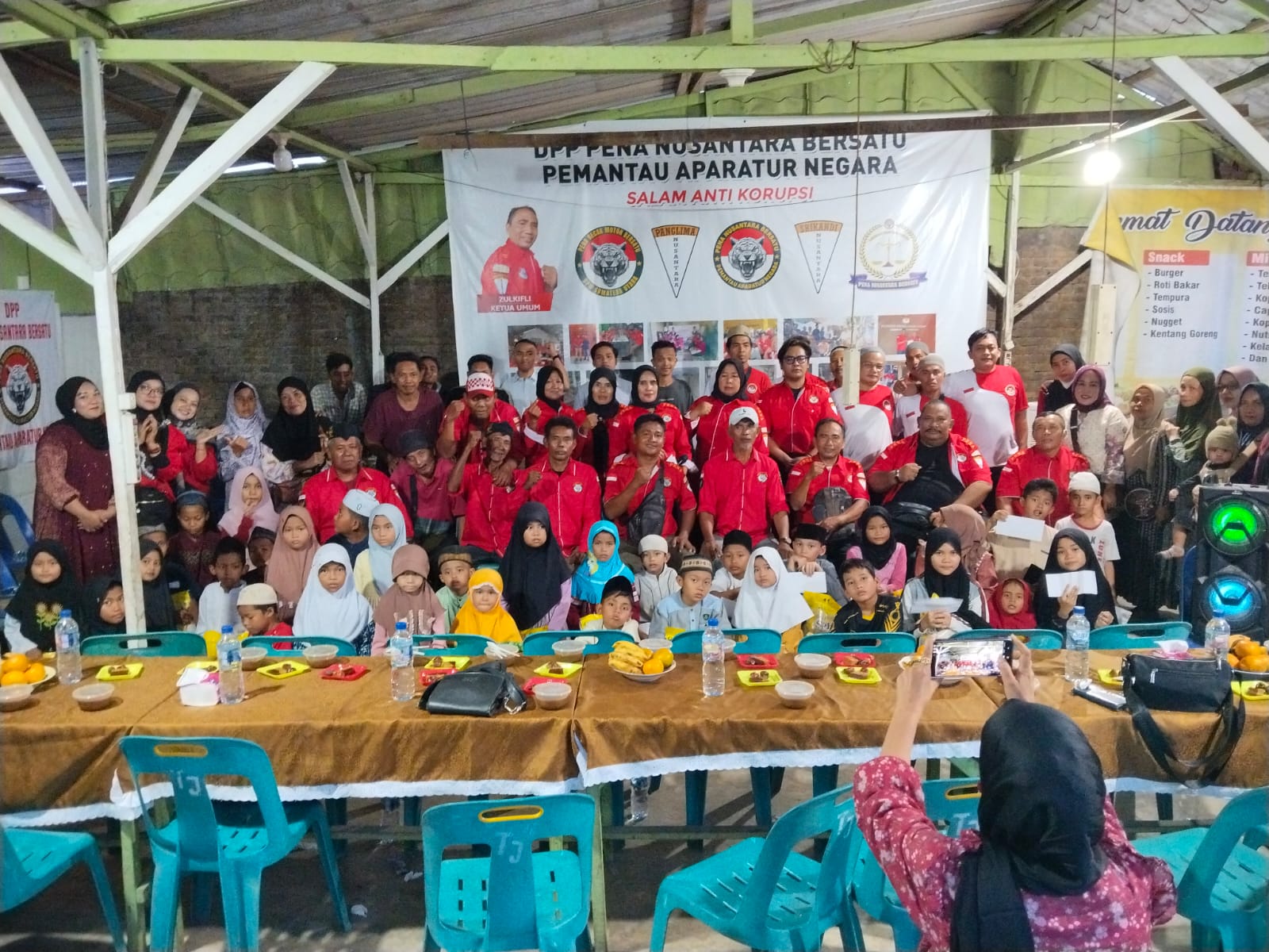 DPP PENA NUSANTARA BERSATU mengadakan buka puasa bersama anak yatim.