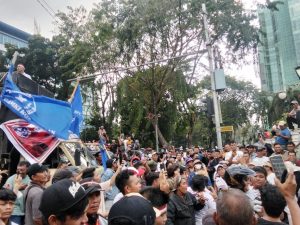 Ribuan Warga Medan Gelar Aksi Unjuk Rasa Di Kantor Wali Kota, Desak Pencabutan Surat Edaran Penataan Limbah Daging Babi Dan Anjing