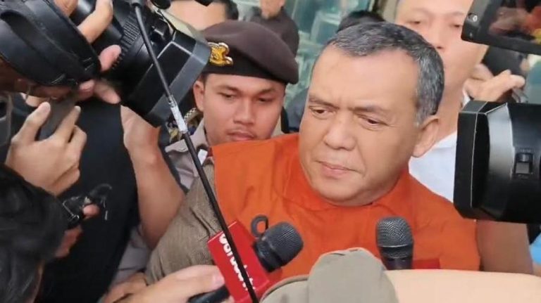 wakil-menteri-imigrasi-dan-permasyarakatan-wamen-imipas-silmy-karim-memakai-rompi-oranye-foto-kurniawan-fadilahdetikcom-1780538283298_169